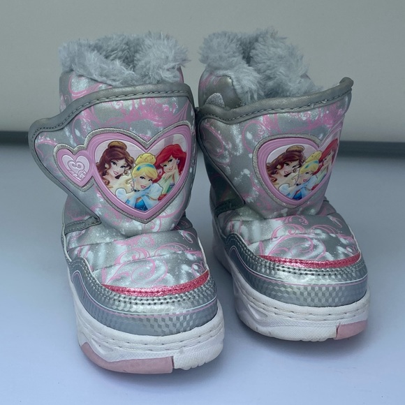 EUC**PRINCESS Snow Boots**Sm. 5-6 - Picture 2 of 6